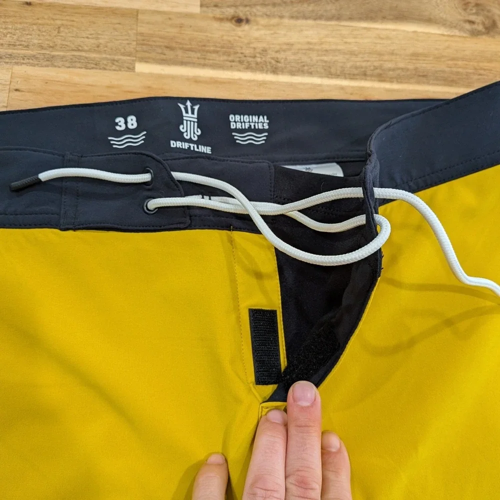 Driftline Men Original Drifties Board Shorts 38 Yellow Wetsuit Lined Surf